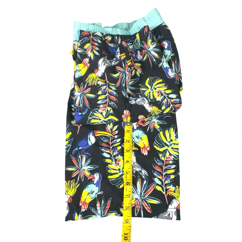 Tommy Bahama make splash